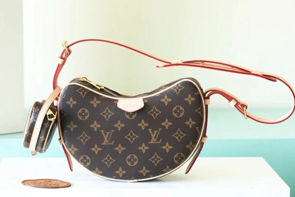 Official oldcobbler LOUIS MM VUITTON Croissant 0708